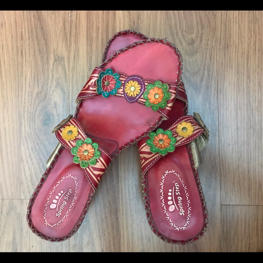 Beautiful Spring Step floral sandals